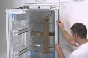 Установка встраиваемого холодильника в Мытищах